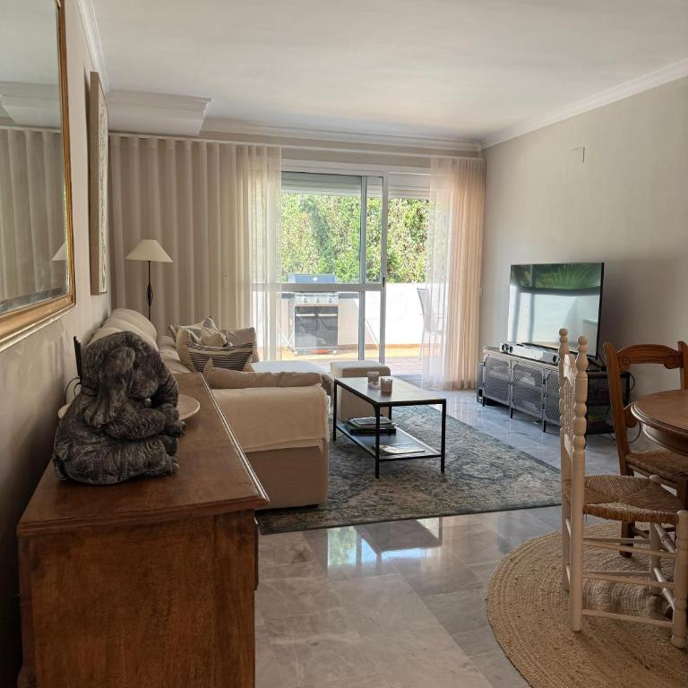 West-Facing Penthouse Roof Terrace Overlooking Pool Walk to Tennis and Golf - Apartamento de 2 dormitorios - 2