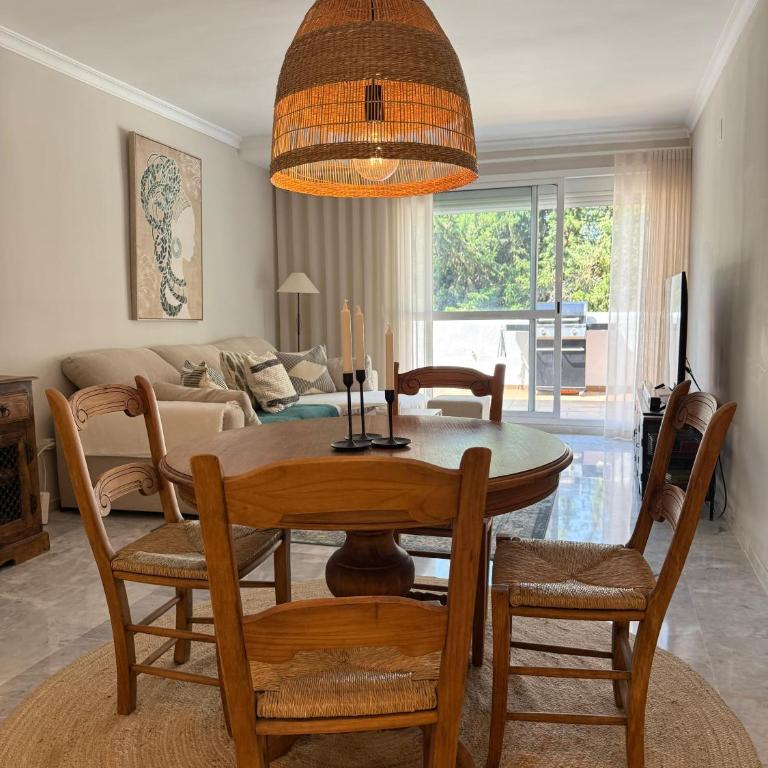 West-Facing Penthouse Roof Terrace Overlooking Pool Walk to Tennis and Golf - Apartamento de 2 dormitorios - 17