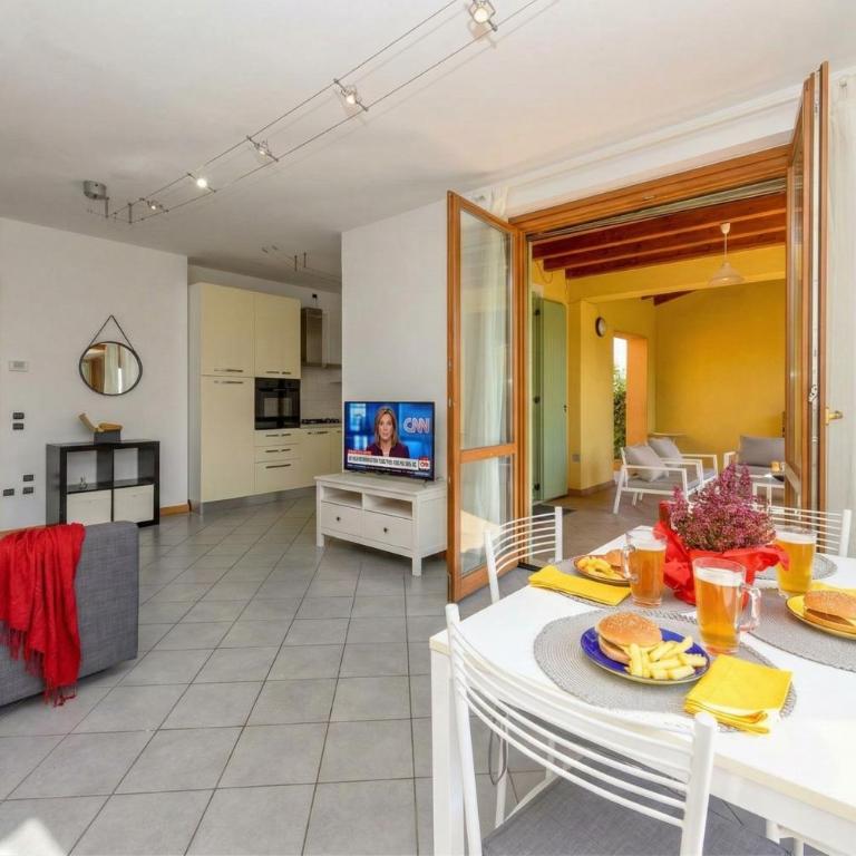 Oasis Apartment with garden and pool DesenzanoLoft Official Partner Homes & Villas by Marriott Bonvoy - Appartamento con Vista Piscina - 11