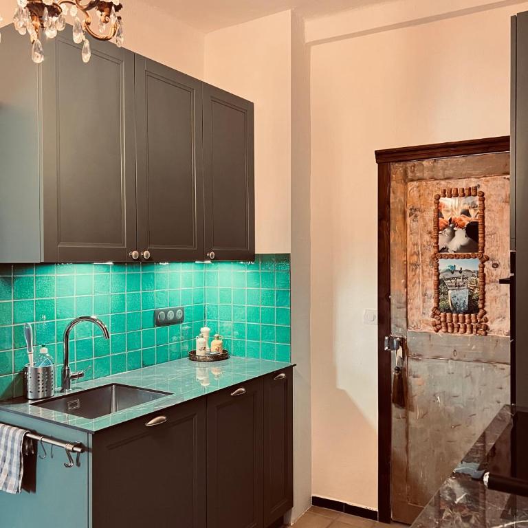 La Clé de la Porte Rentals - Appartement 2 Chambres - Vue sur Ville - 7