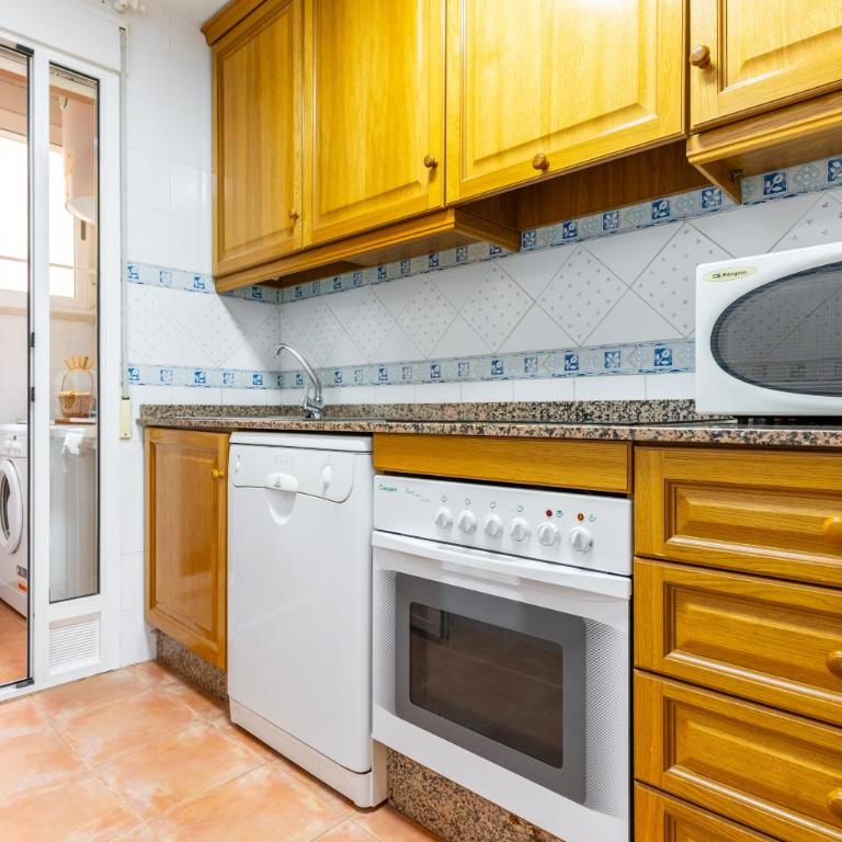 Marina de la Torre Sea View Family Apartment - Pool & Terrace - Apartamento de 2 dormitorios - 31