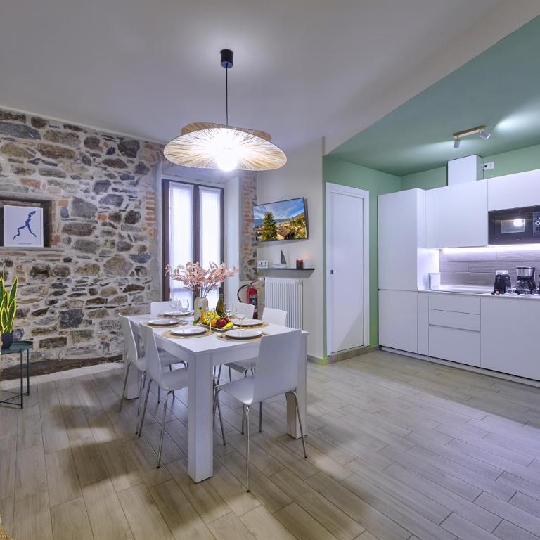 Daniel House - Lake and ferry terminal 1 minute walk, in the heart of Bellano - Appartamento con Balcone - 1