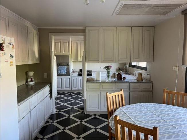 Dpto centrico 673 Albania - Three-Bedroom Apartment - 10