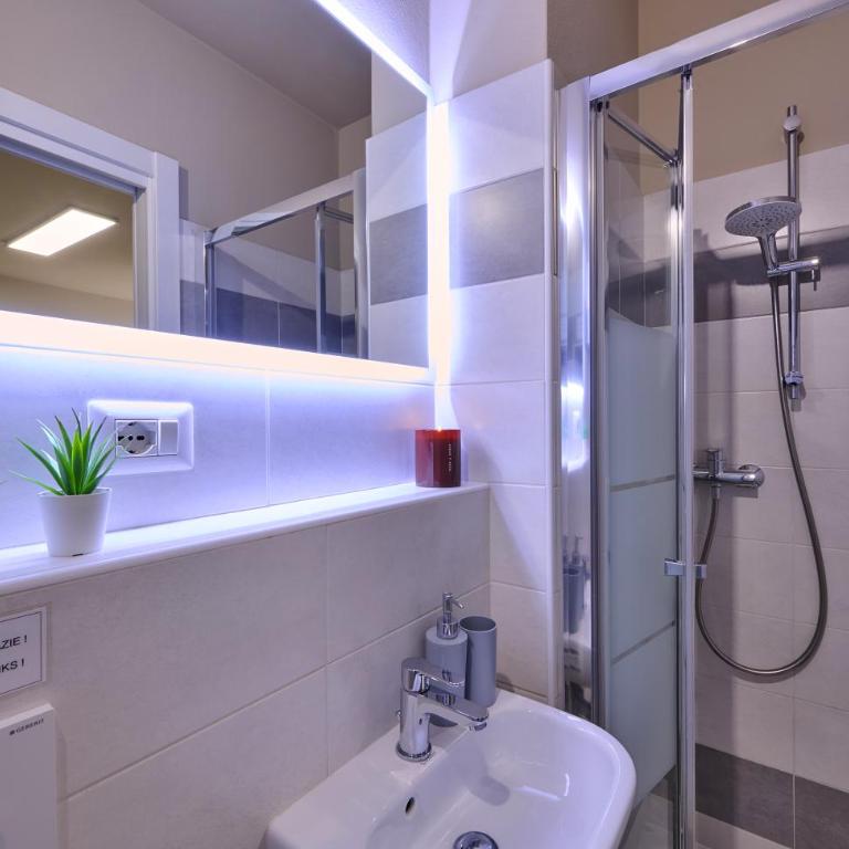 Daniel House - Lake and ferry terminal 1 minute walk, in the heart of Bellano - Appartamento con Balcone - 24