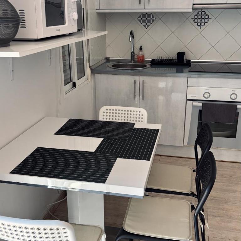 Cozy apartment overlooking Cabo Roig strip - Apartamento de 2 dormitorios con vistas a la piscina - 15