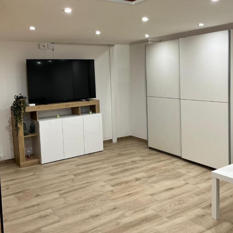 Alice Home - One-Bedroom Apartment - 9