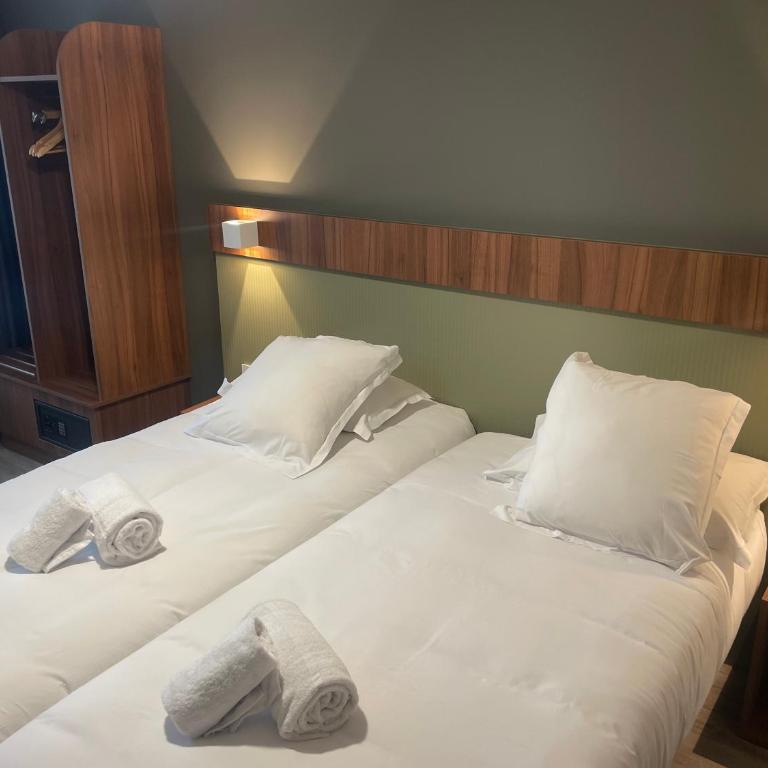 Best Western Hotel Le Crystal Dinard - Chambre Lit Queen-Size Standard - Vue sur Rue - Non-Fumeurs - 9