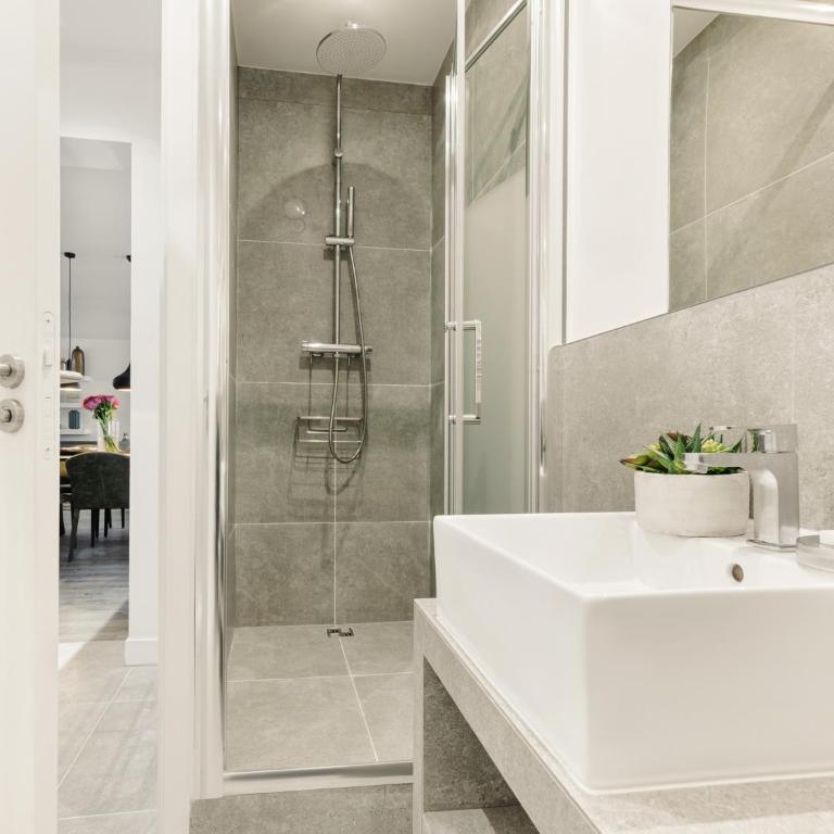 LivinParis - Luxury 3 Bedrooms Le Marais I - Three-Bedroom Apartment 2 - 11