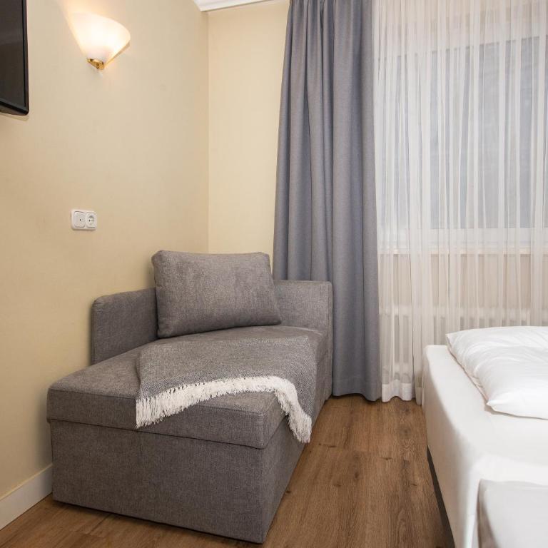 Hotel Altmünchen by Blattl - Habitación Triple Clásica - 12