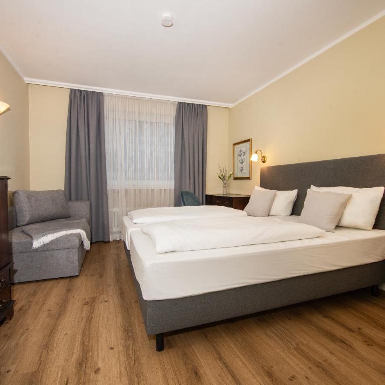 Hotel Altmünchen by Blattl - Habitación Triple Clásica - 9