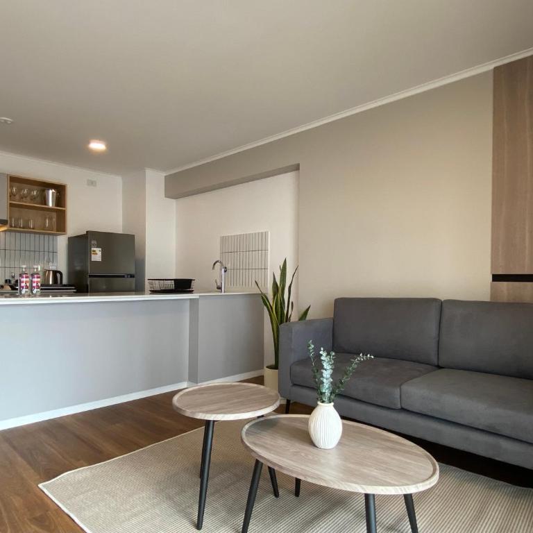 Polo Living in Miraflores by Wynwood House - Two-Bedroom Deluxe Apartment with Balcony - 6