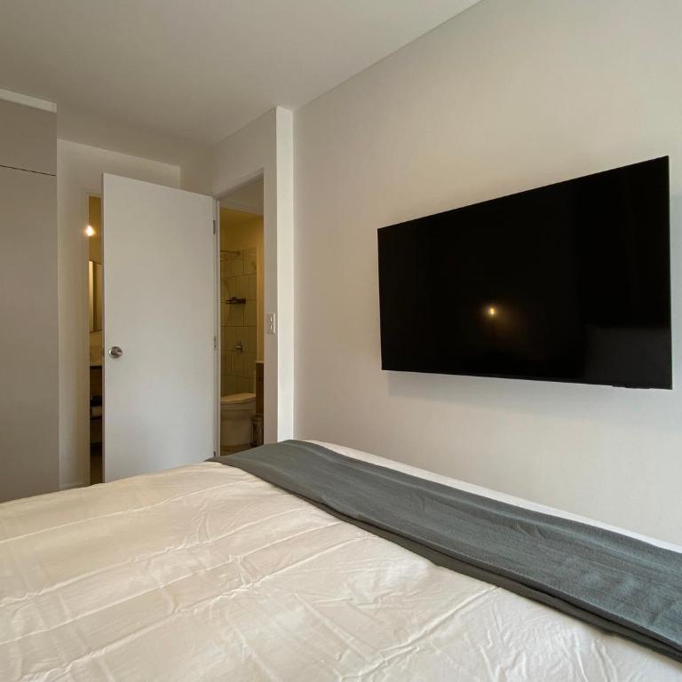 Polo Living in Miraflores by Wynwood House - Two-Bedroom Deluxe Apartment with Balcony - 2