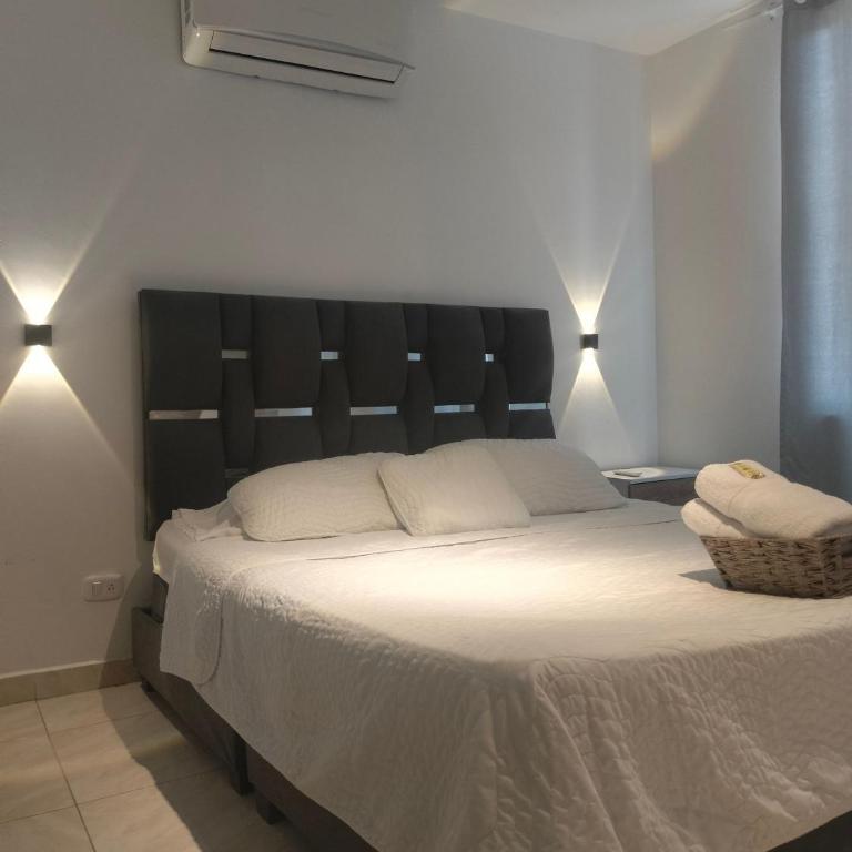 Moderno Edifico en el sur de Cali - Apartamento con ducha - 18