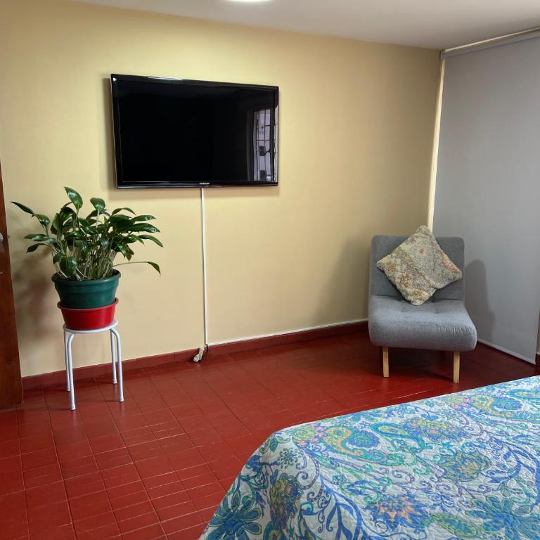The Mountain House - Two-Bedroom Family Apartment - 4