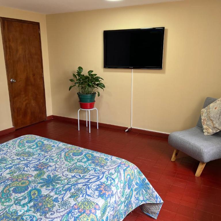 The Mountain House - Two-Bedroom Family Apartment - 5