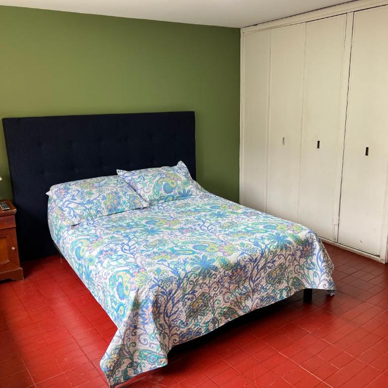 The Mountain House - Two-Bedroom Family Apartment - 7