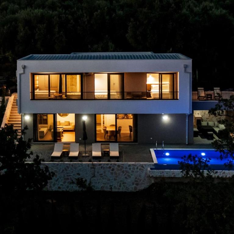 Luxury Villa Sophie - Villa with Private Pool - 2