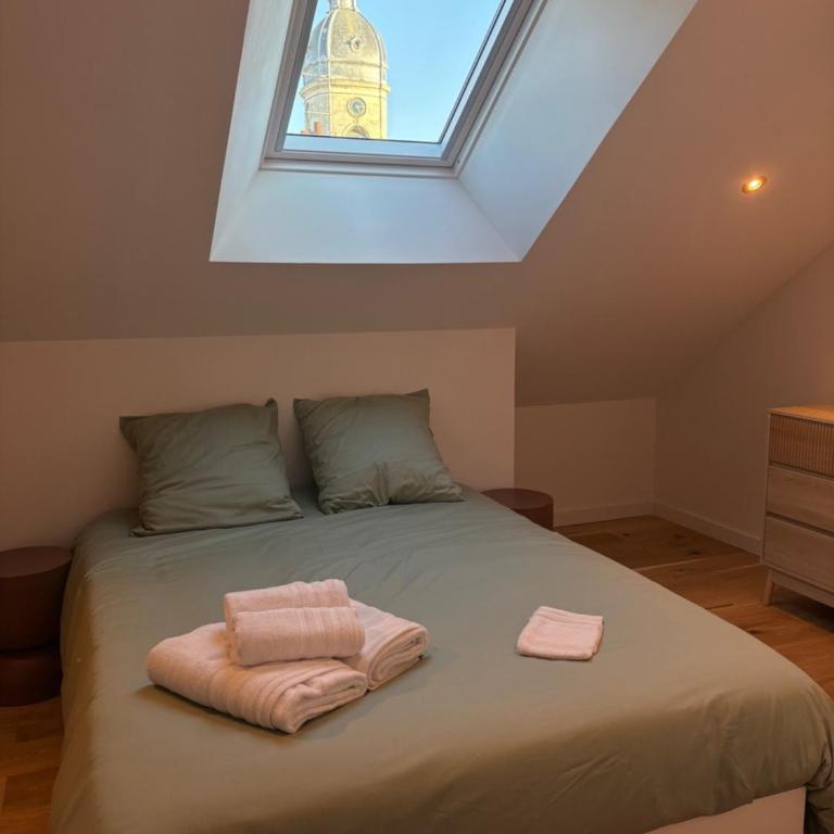 Loft d'exception de 115m2 - Hyper centre - Vue sur le Beffroi - Two-Bedroom Apartment - 16