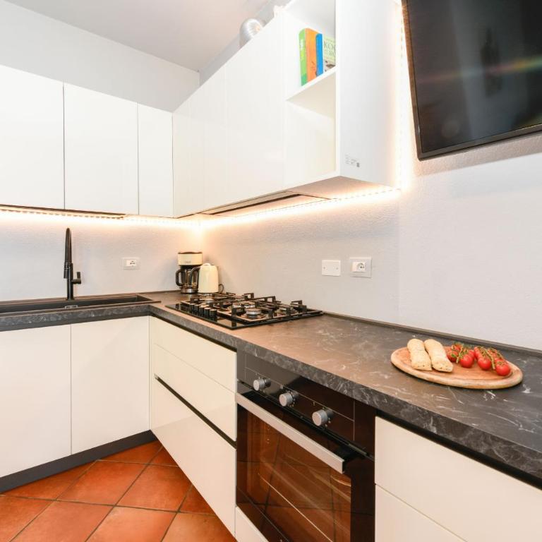 My Sirmione Beach Apartment Superior - Appartamento con 2 Camere da Letto e Vista Lago - 4