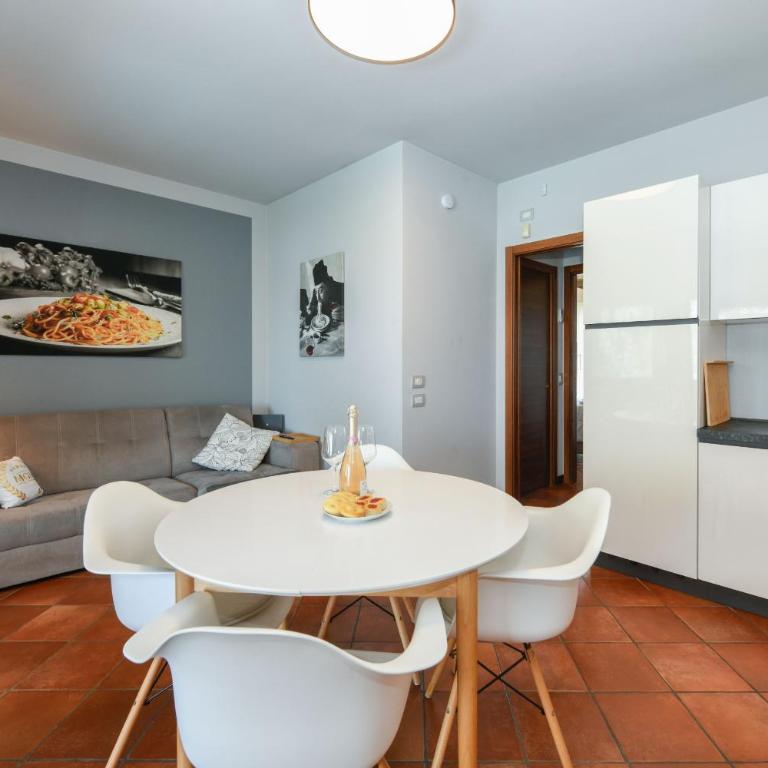 My Sirmione Beach Apartment Superior - Appartamento con 2 Camere da Letto e Vista Lago - 8