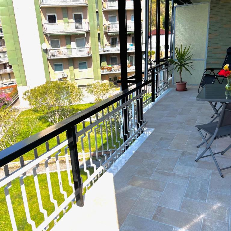 -QUADRILOCALE IN CENTRO-Vicino alla spiaggia - Apartamento de 2 dormitorios - 65