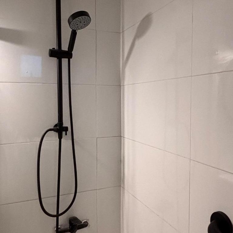 Departamento calle España, Frente a Centro Comercial - Three-Bedroom Apartment - 19