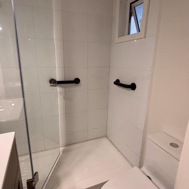 Departamento calle España, Frente a Centro Comercial - Three-Bedroom Apartment - 18
