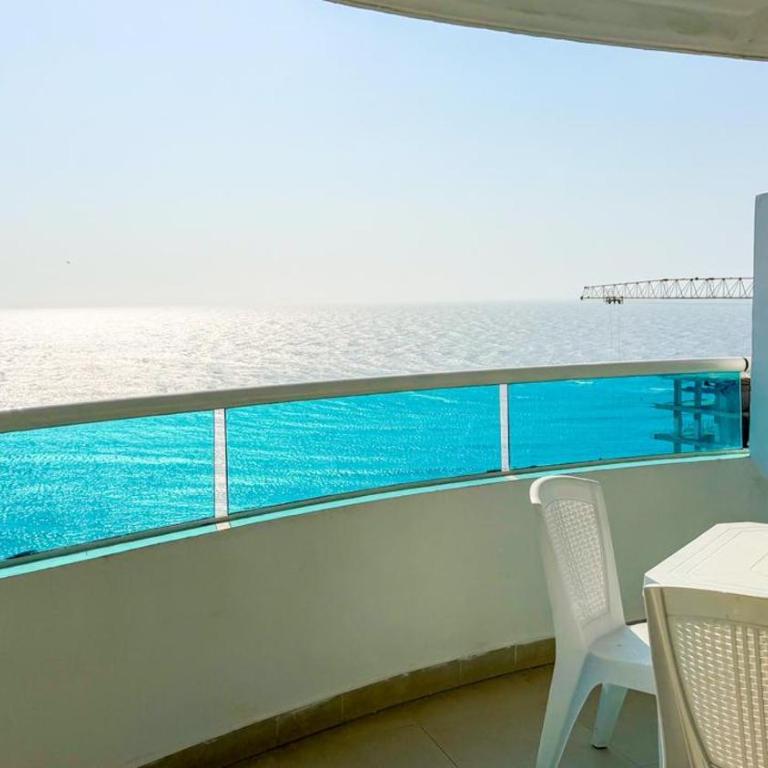 Vista al Mar desde tu balcón Torres del Lago Cartagena - Two-Bedroom Apartment - 3