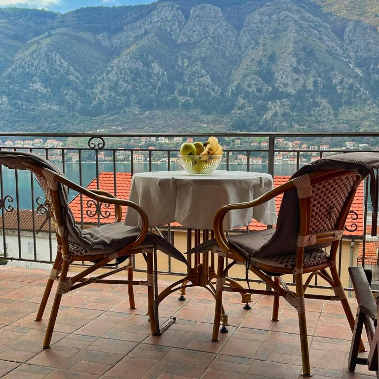 Apartments Lazarević - Comfort One-Bedroom Apartment with Balcony and Sea View - 4