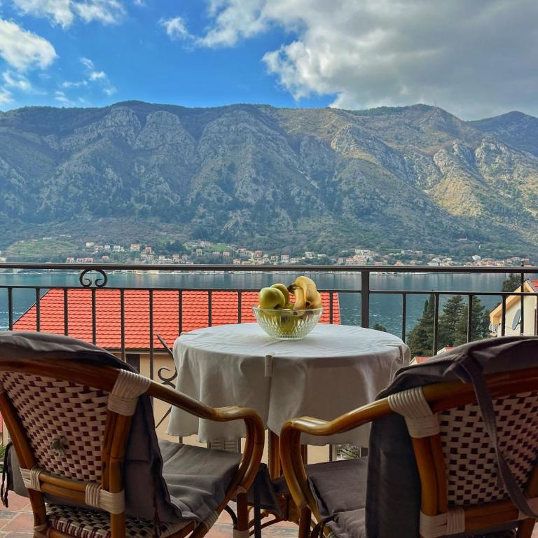 Apartments Lazarević - Comfort One-Bedroom Apartment with Balcony and Sea View - 5