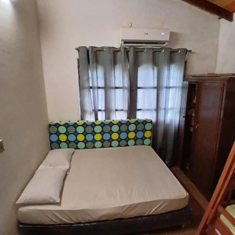 Casa familiar estilo colonial a metros del lago - Two-Bedroom House - 24