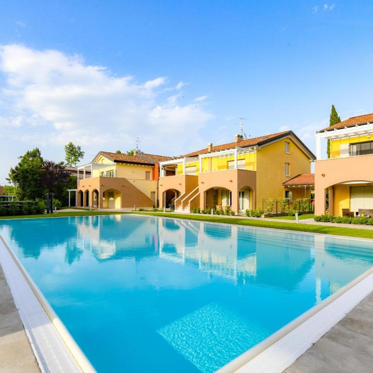Peschiera Family Homes Fornaci - Two-Bedroom Apartment with Terrace - 1