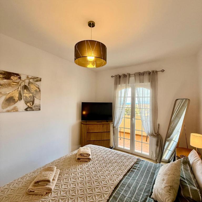 3 bed, 2 bath apartment with stunning sea, golf and sunset views - Apartamento de 3 dormitorios - 9