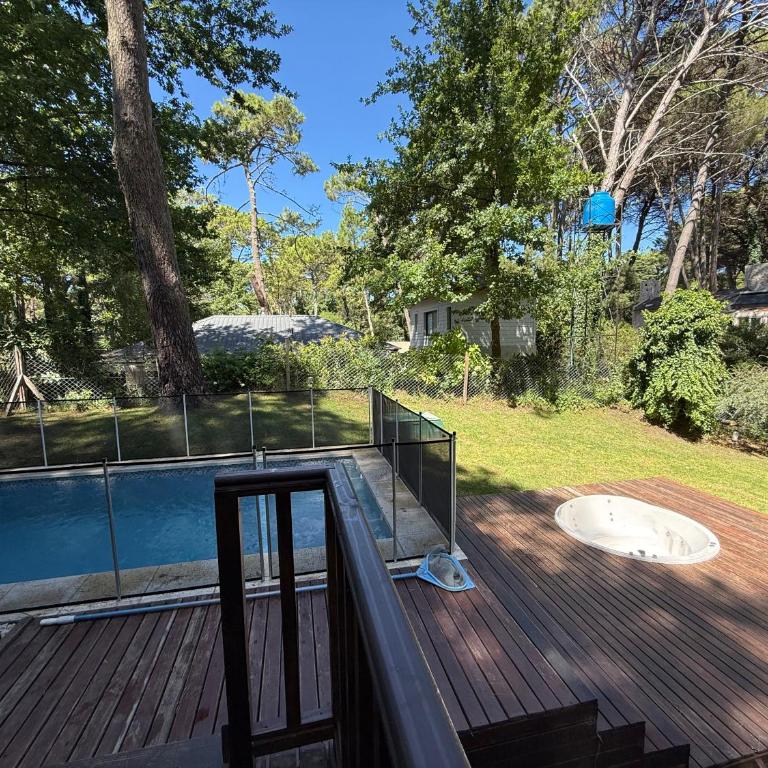 Casa con pileta en el Bosque de Cariló - Ideal Familias - Casa de 3 dormitorios - 7