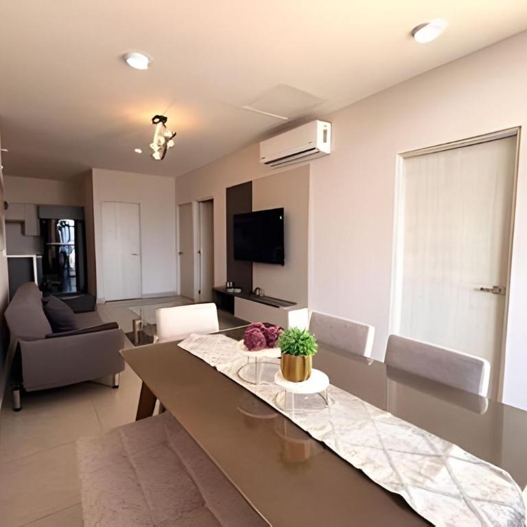 Centrico alojamiento para grupos/10px/wifi/parking - Family Room with Balcony - 1
