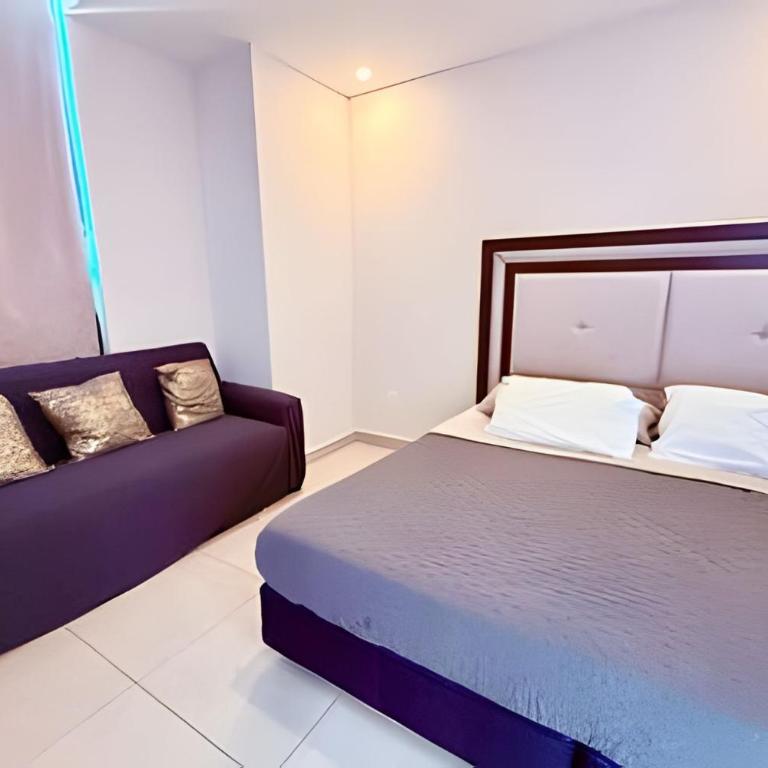 Centrico alojamiento para grupos/10px/wifi/parking - Family Room with Balcony - 6