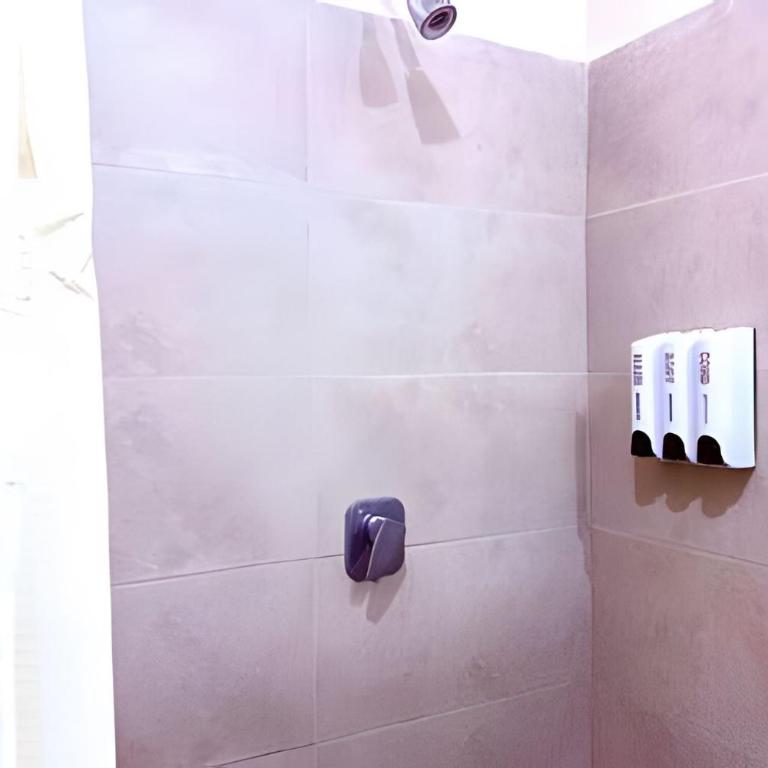 Centrico alojamiento para grupos/10px/wifi/parking - Family Room with Balcony - 10
