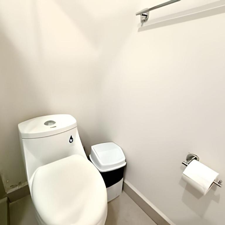 Centrico alojamiento para grupos/10px/wifi/parking - Family Room with Balcony - 12
