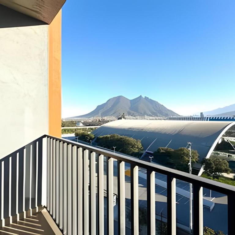 Centrico alojamiento para grupos/10px/wifi/parking - Family Room with Balcony - 22