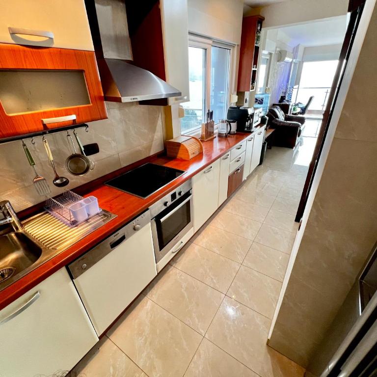 Penthouse Bečići Apartament - Three-Bedroom Apartment - 12