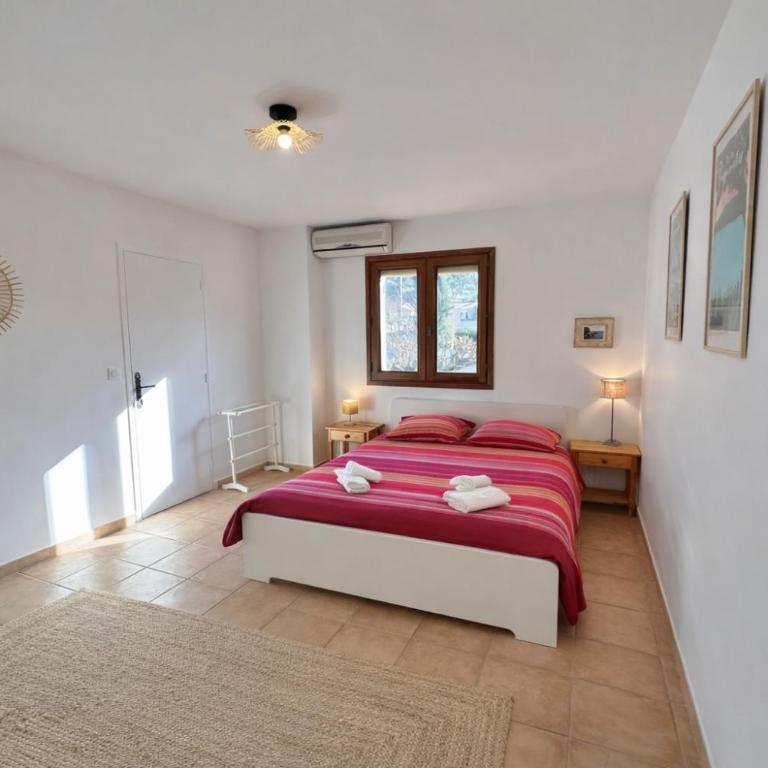 Villa Le Sud - Piscine - Vue dégagée et aperçu mer - Villa - 15