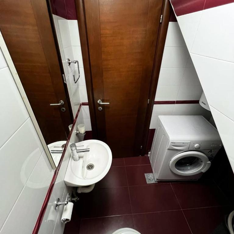 Penthouse Bečići Apartament - Three-Bedroom Apartment - 10