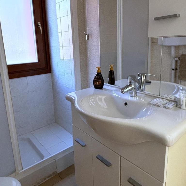 Last Minute Booking - Appartamento con 2 Camere da Letto - 6