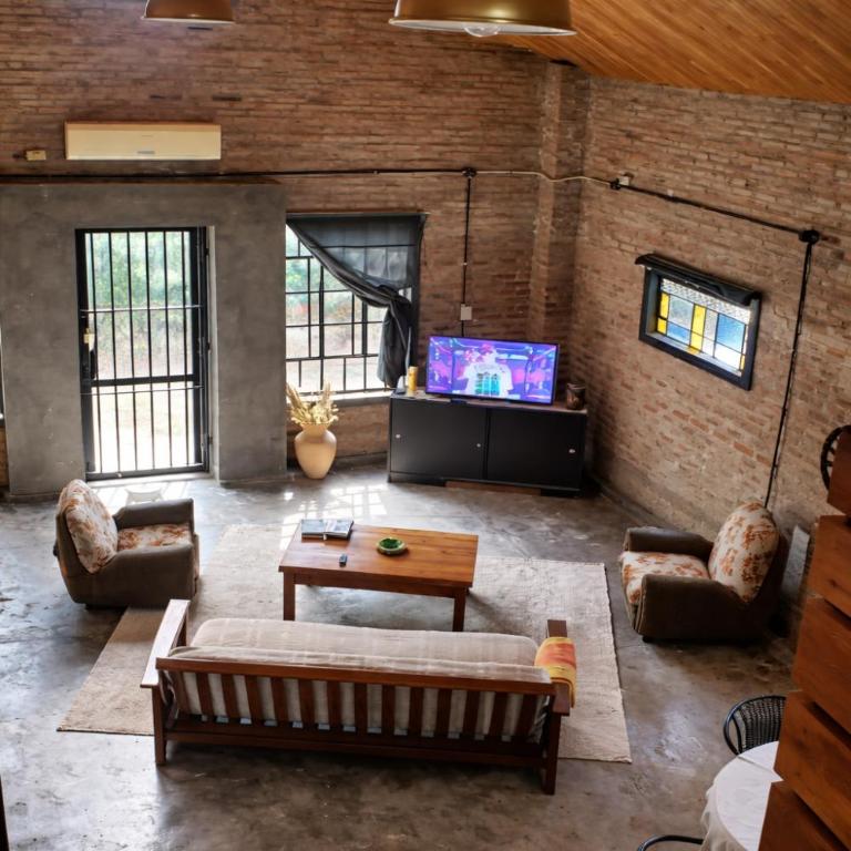 Casa quinta con pileta en City Bell - Arturo Seguí - Casa con 1 dormitorio - 10