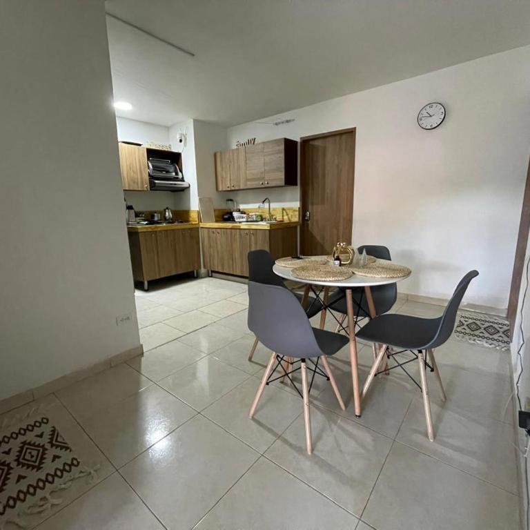 Olivo House Casa Hotel - Double Room with Private Bathroom - 8