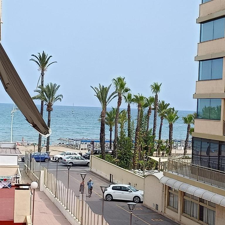 Bahia Mar - Apartamento de 2 dormitorios con balcón y vistas al mar - 2