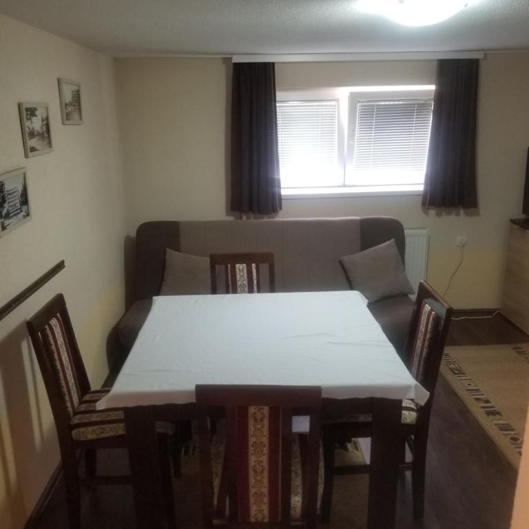 Prenociste LUX - One-Bedroom Apartment - 4