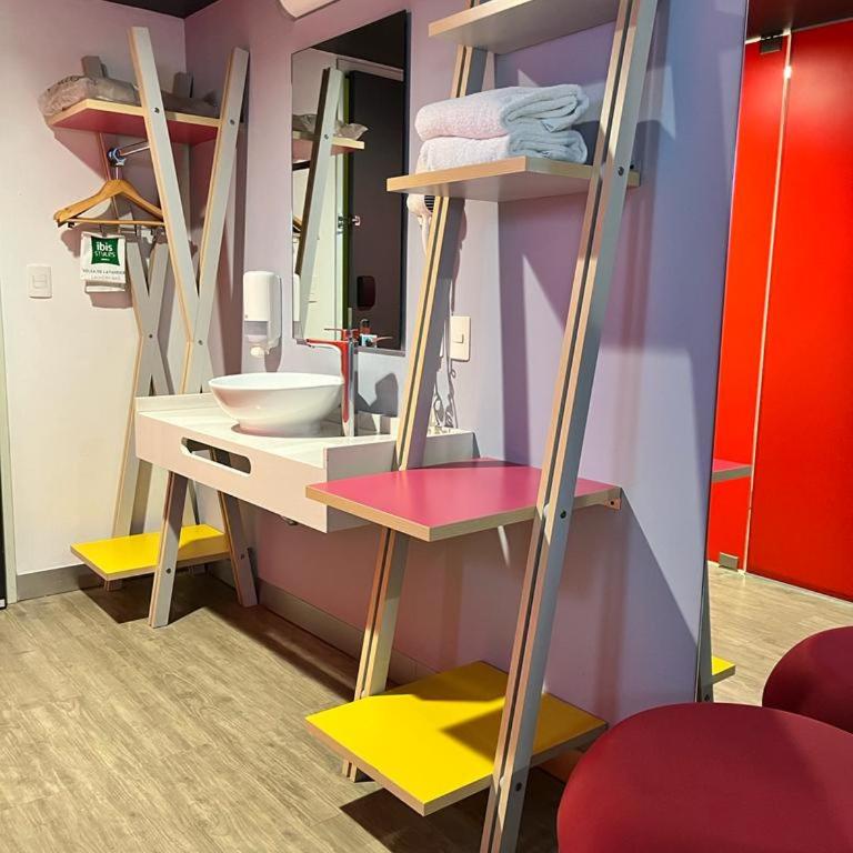 Ibis Styles Mexico Reforma - Standard Room with One Double Bed - 6