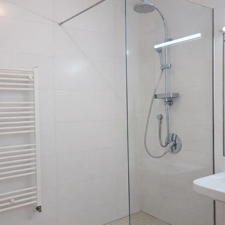 Modern Danube Suite - 3 Min to Hauptplatz - Netflix - Apartment mit 1 Schlafzimmer - 15