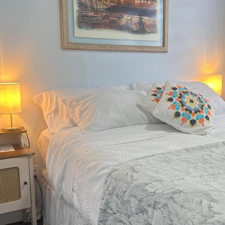 Hostal Like Home - Family Room with Private Bathroom - 31